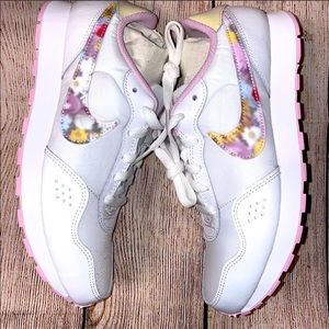 Nike White and Floral Shoes